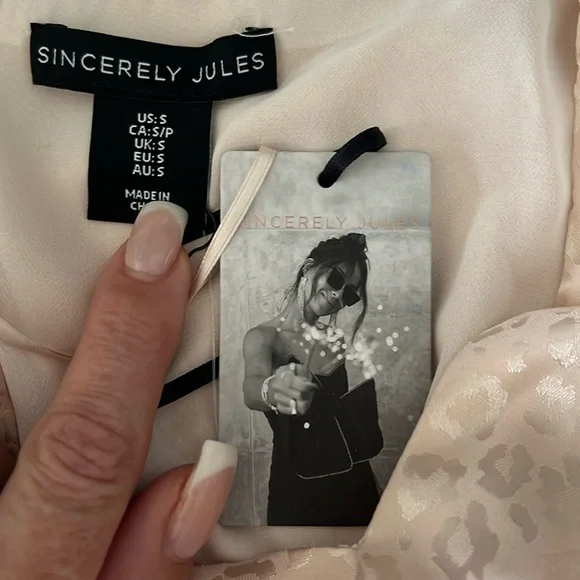 🎈Sincerely Jules Blouse Top Peach Satin Leopard Faux Wrap - Picture 2 of 7